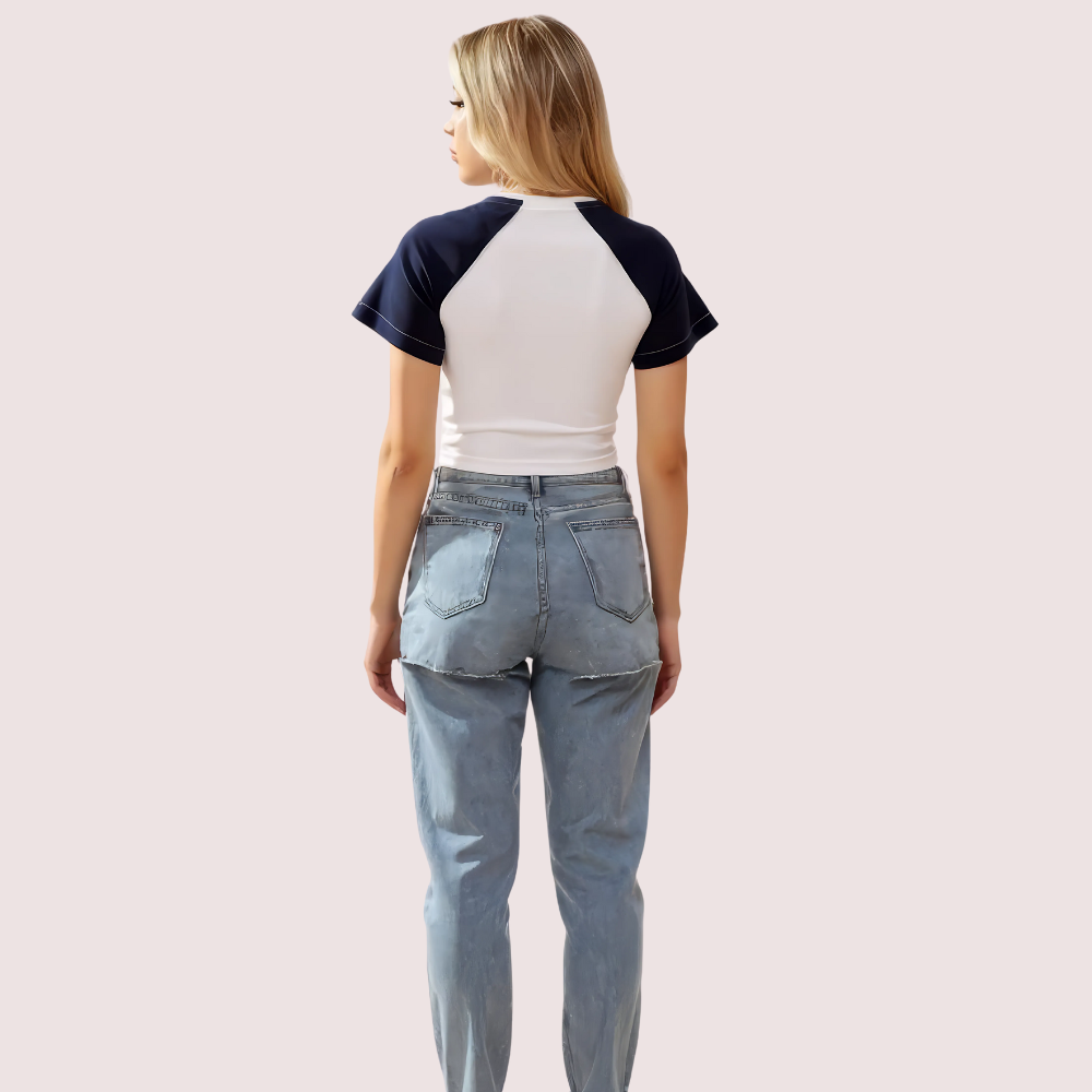 Women&#39;s Contrast Sleeve Graphic Crop Top – Urban Street Style Tee