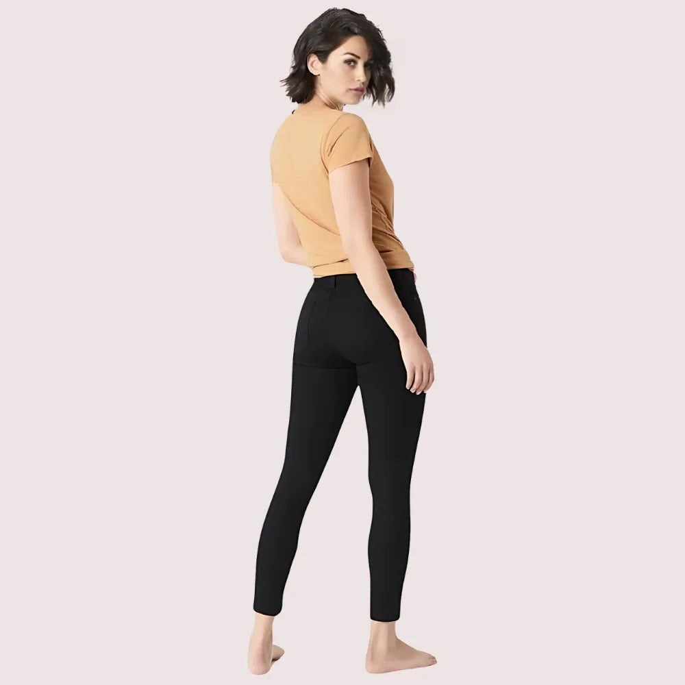 Women&#39;s Sleek Silhouette Black Skinny Fit Jeans