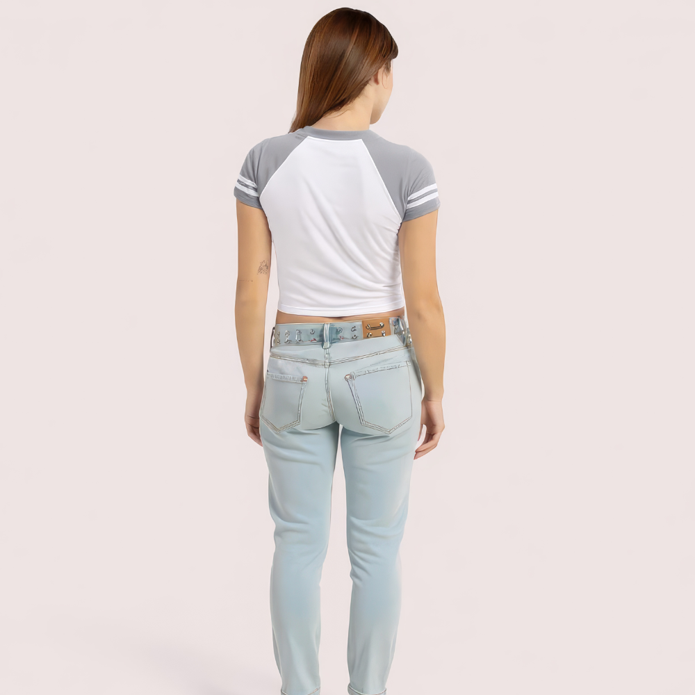 Women&#39;s Brooklyn &#39;76 Graphic Crop Top – Sporty V-Neck Tee